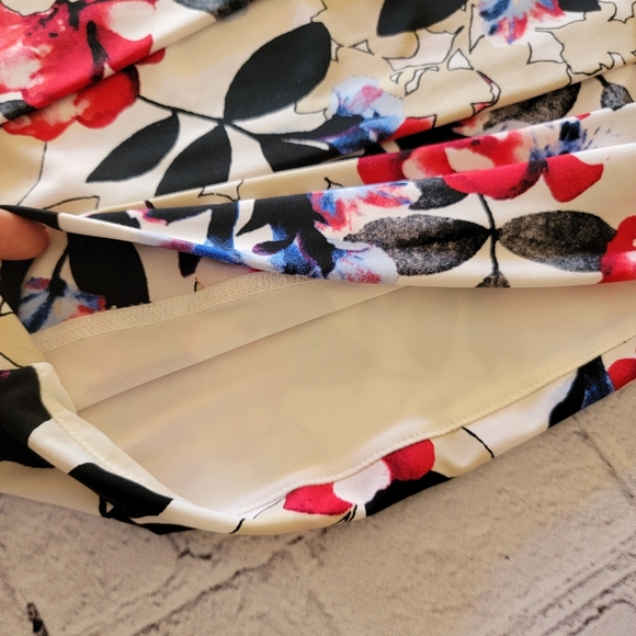 White House Black Market Floral Tank Sz M - Picture 5 of 8